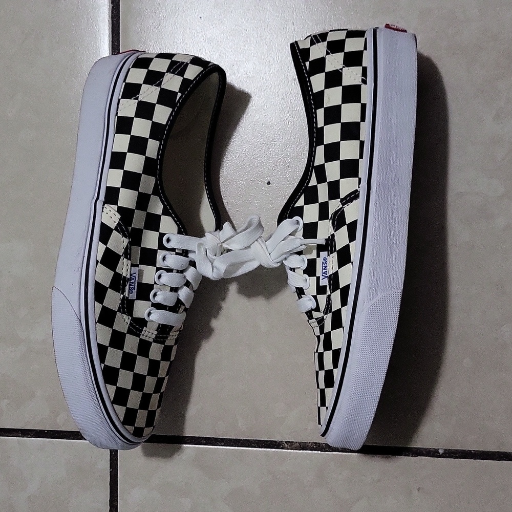 Vans - Picture 6 of 10